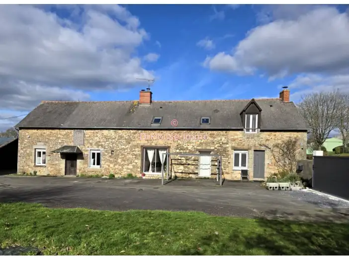 Maison 6 pièces de 200 m² - Saint-Rémy-du-Plain (35560)