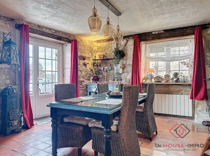 Maison 5 pièces de 154 m² - La Chapelle-Faucher (24530)