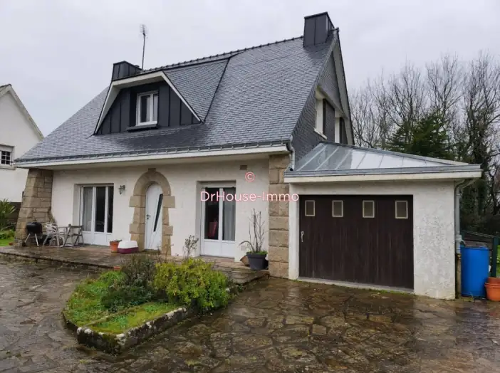 Maison 5 pièces de 104 m² - Ploemeur (56270)