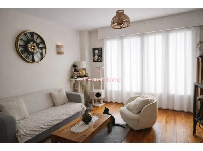 Appartement 2 pièces de 65 m² - Chatou (78400)