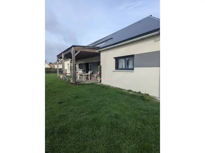 Maison 8 pièces de 191 m² - Bernay (27300)