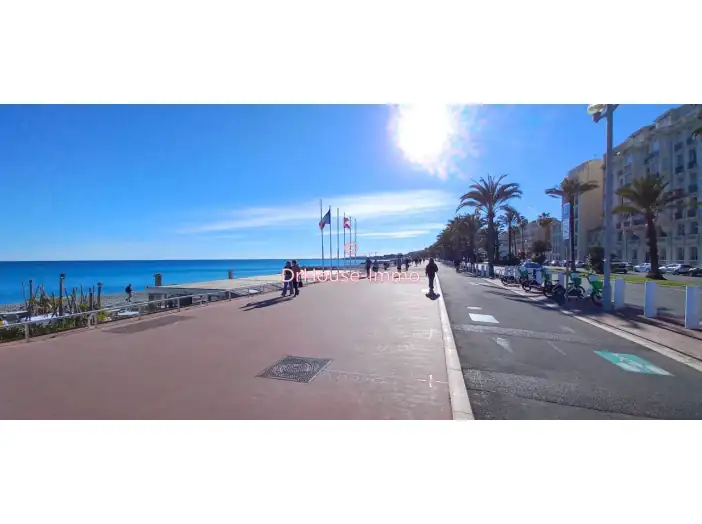 Appartement 4 pièces de 84 m² - Nice (06200)