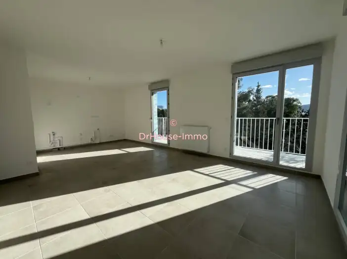 Appartement 5 pièces de 94 m² - Marseille (13010)