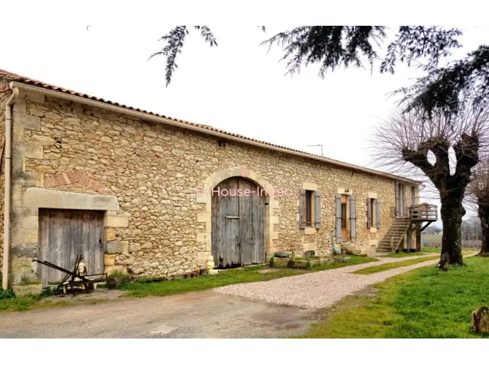 Maison 5 pièces de 121 m² - Sainte-Radegonde (33350)