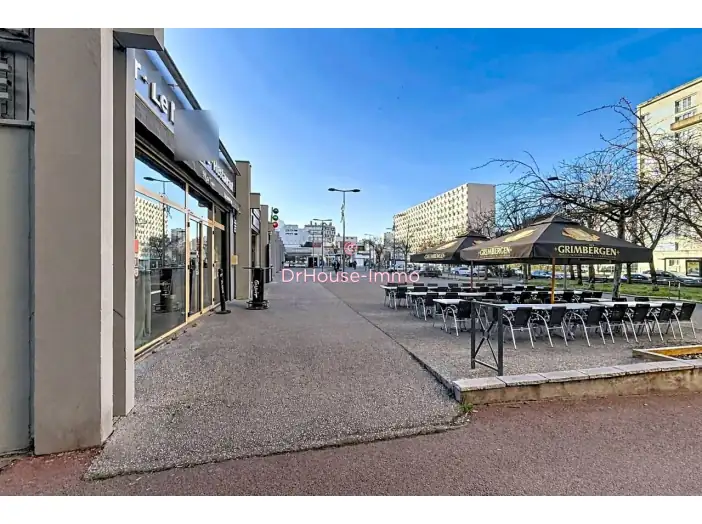 Commerce 1 pièce de 144 m² - Saint-Étienne (42100)