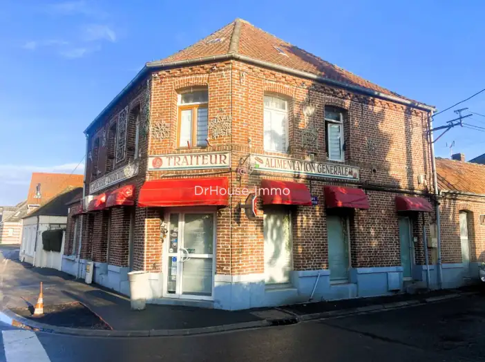 Commerce 8 pièces de 82 m² - Verquigneul (62113)