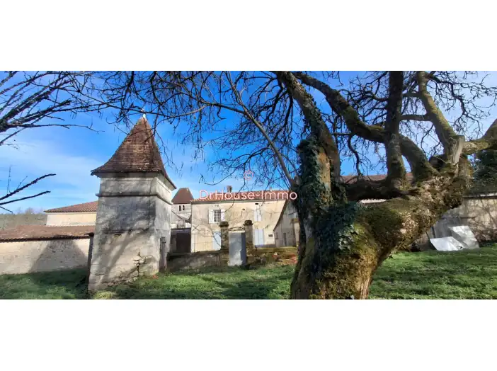 Maison 7 pièces de 220 m² - Mareuil (24340)