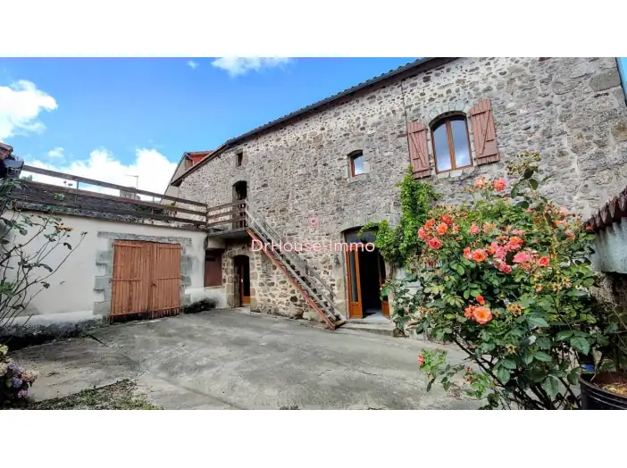 Maison 6 pièces de 86 m² - Brillac (16500)