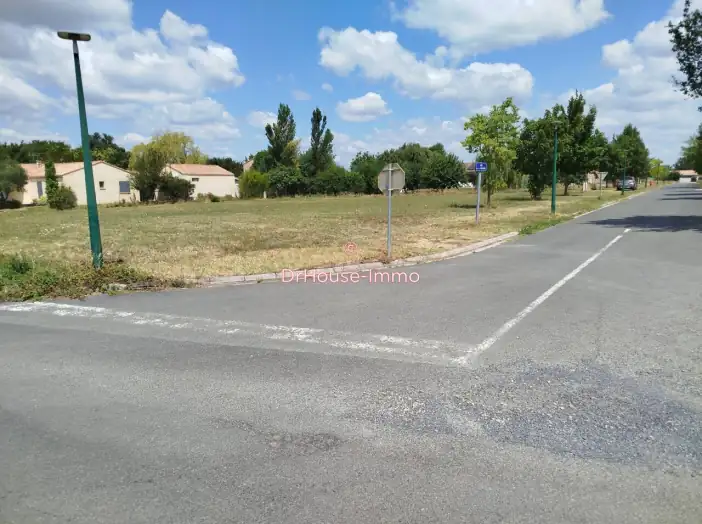 Terrain de 2 555 m² - Massac-Séran (81500)