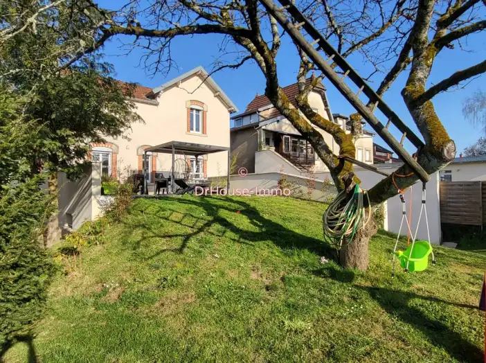 Maison 5 pièces de 126 m² - Gray (70100)