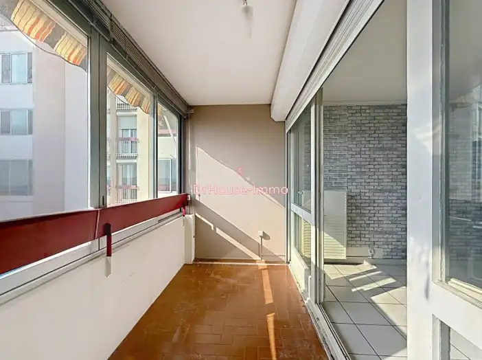 Appartement 3 pièces de 70 m² - Vitrolles (13127)