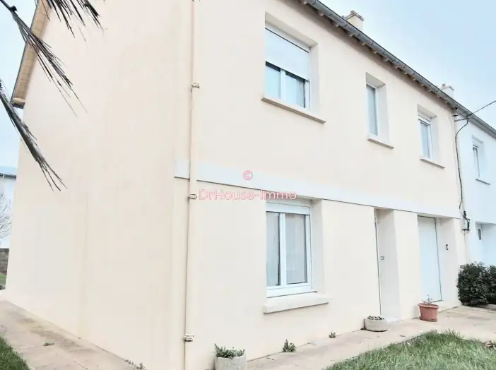 Maison 6 pièces de 112 m² - Landivisiau (29400)