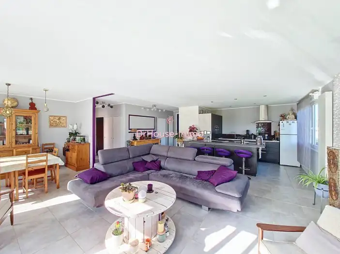 Maison 6 pièces de 150 m² - Chauray (79180)