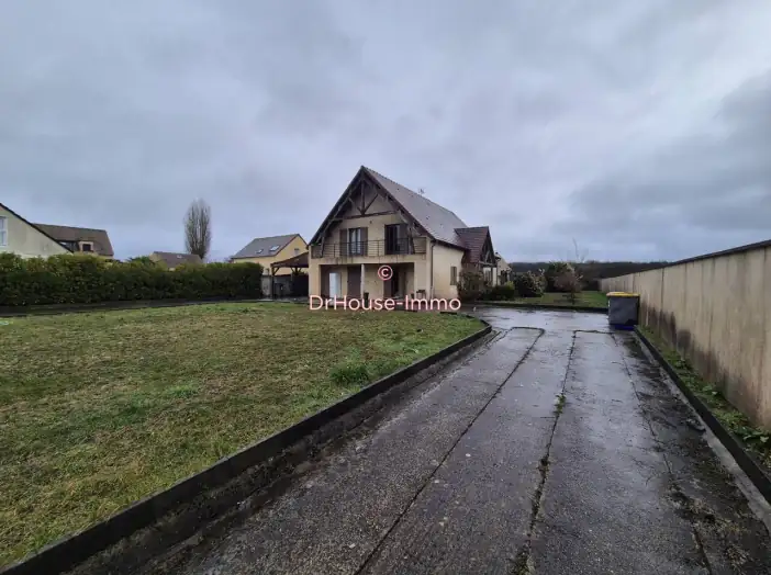 Maison 6 pièces de 232 m² - Favrieux (78200)