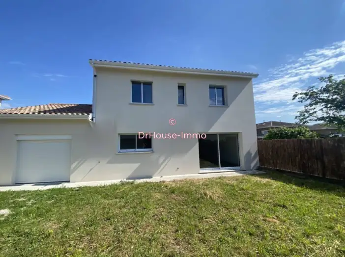 Maison 5 pièces de 125 m² - Bassens (33530)