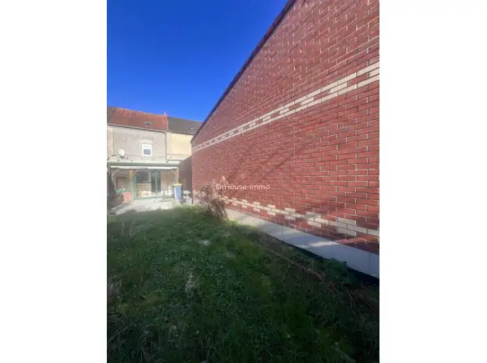 Maison 7 pièces de 121 m² - Saint-Saulve (59880)