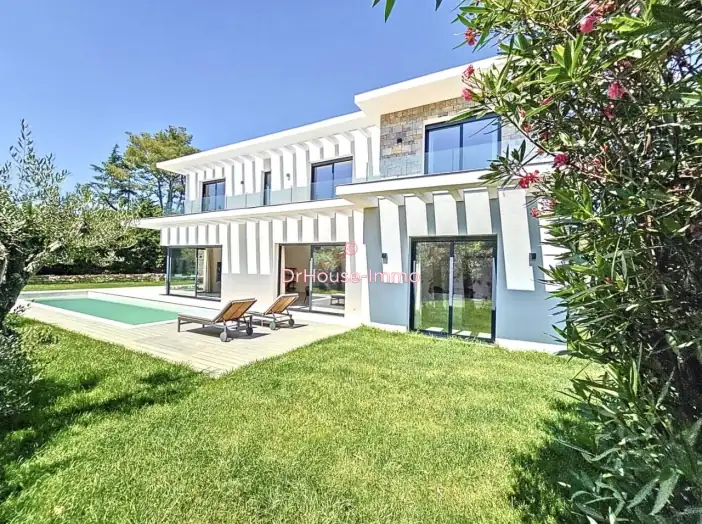 Maison 6 pièces de 400 m² - Mougins (06250)