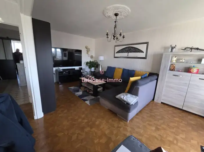 Appartement 5 pièces de 94 m² - Reims (51100)