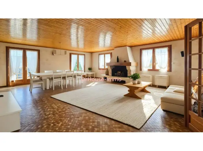 Maison 8 pièces de 152 m² - Listrac-Médoc (33480)