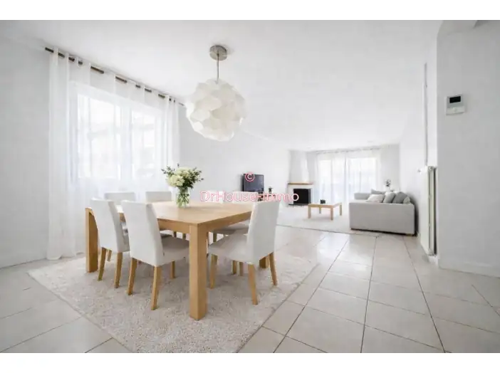 Maison 4 pièces de 136 m² - Cenon (33150)