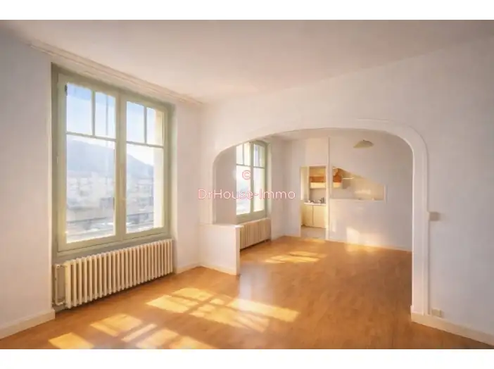 Appartement 2 pièces de 64 m² - Vierzon (18100)