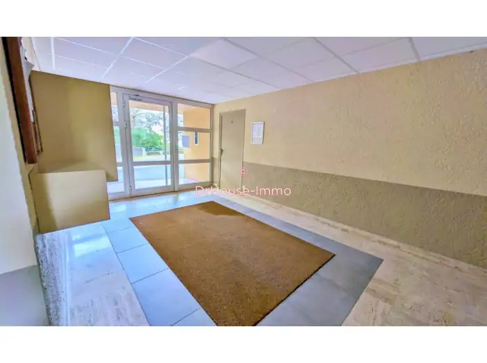 Appartement 4 pièces de 69 m² - Saint-Étienne (42100)