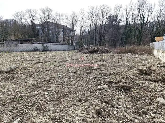 Terrain de 1 063 m² - Saint-Clair-de-la-Tour (38110)