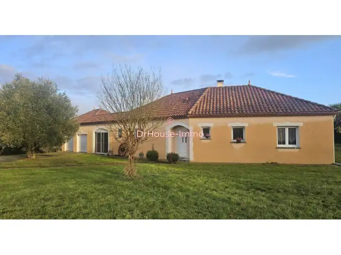 Maison 4 pièces de 100 m² - Astis (64450)