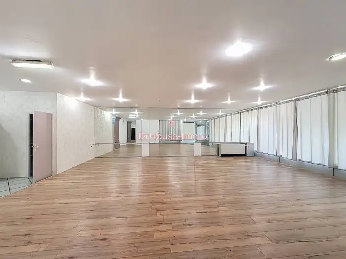 Commerce de 140 m² - Saint-Étienne (42100)