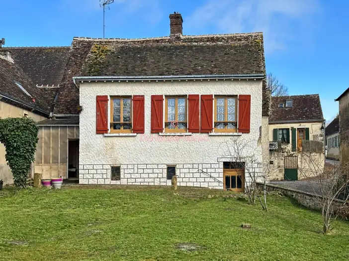 Maison 8 pièces de 156 m² - Bellou-le-Trichard (61130)