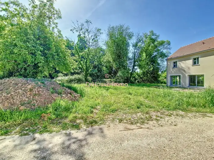 Terrain de 1 047 m² - Rambouillet (78120)