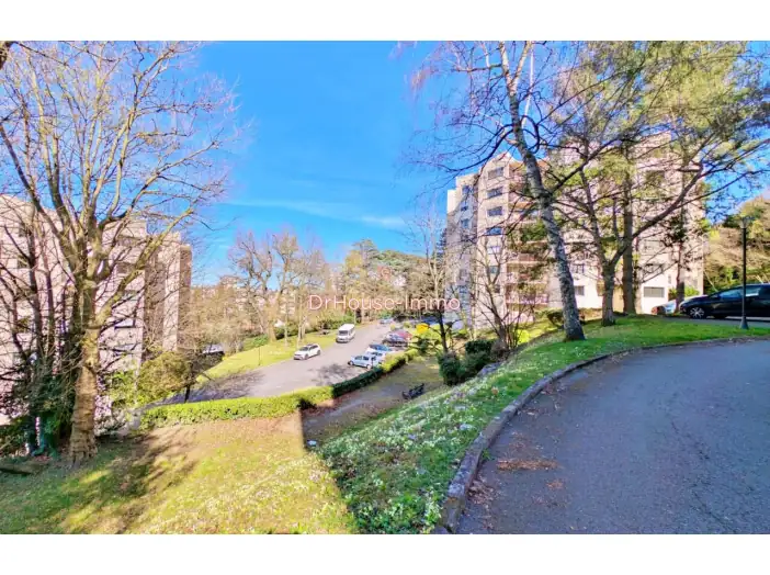 Appartement 2 pièces de 78 m² - Saint-Étienne (42100)