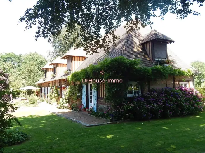 Maison 10 pièces de 284 m² - Cideville (76570)