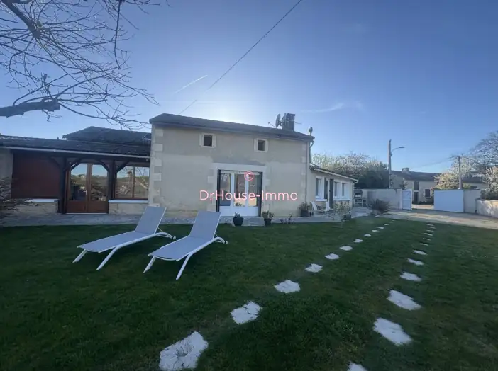 Maison 6 pièces de 152 m² - La Chapelle-Moulière (86210)