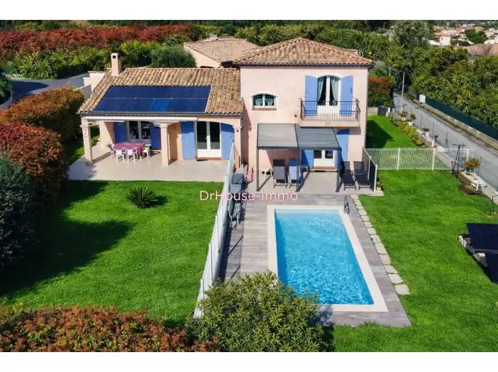 Maison 4 pièces de 108 m² - Carros (06510)