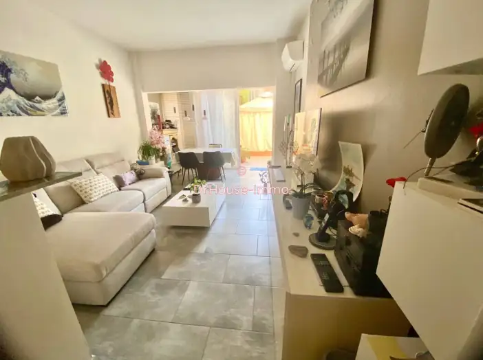 Appartement 3 pièces de 66 m² - Menton (06500)