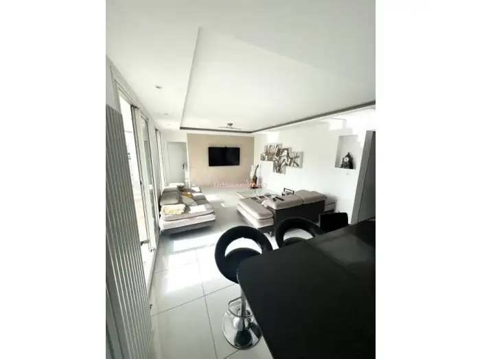 Appartement 4 pièces de 95 m² - Marseille (13010)