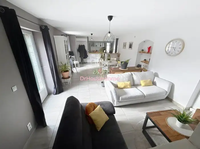 Maison 6 pièces de 140 m² - Périgueux (24000)