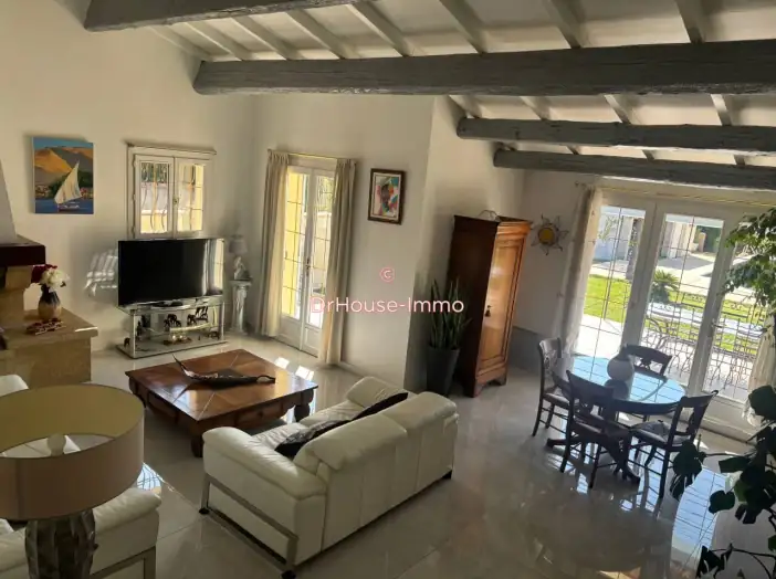 Maison 4 pièces de 153 m² - La Barben (13330)