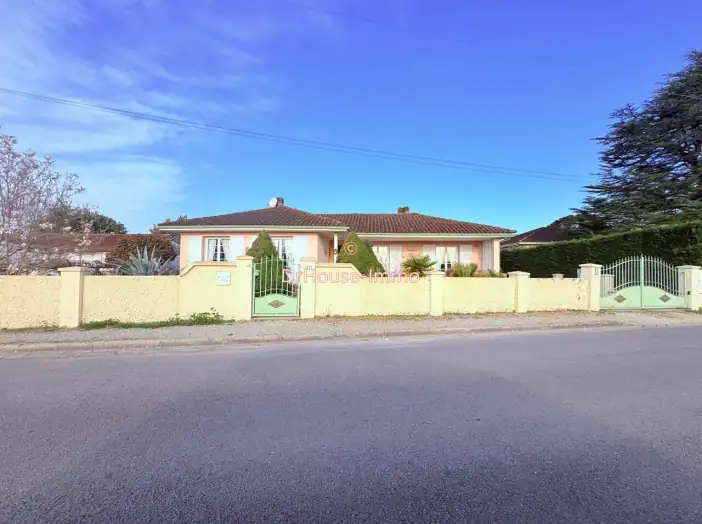 Maison 6 pièces de 133 m² - Lesparre-Médoc (33340)