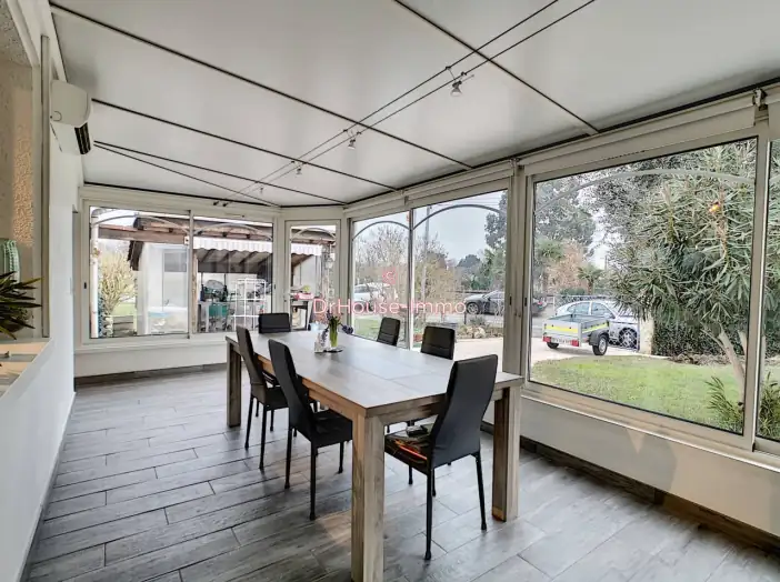 Image des la section Servies