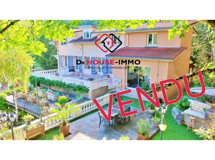 Maison de 241m² - 9 pièces