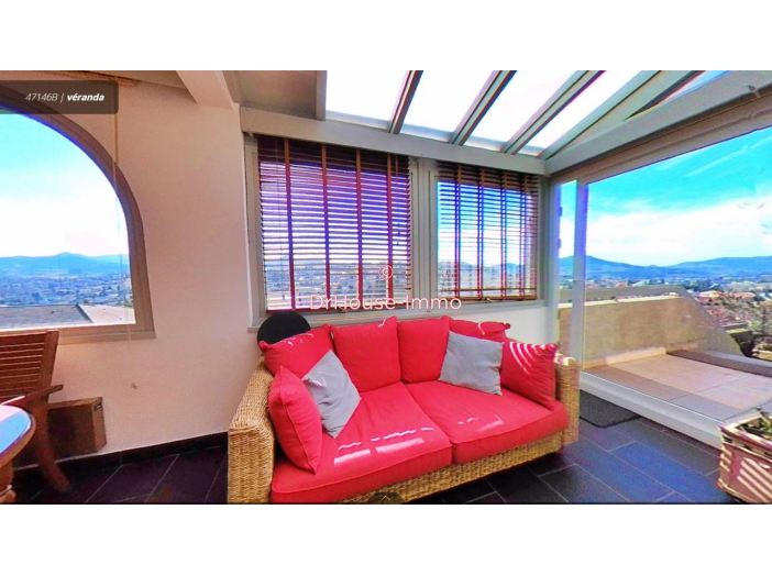 Maison de 225m² - 10 pièces