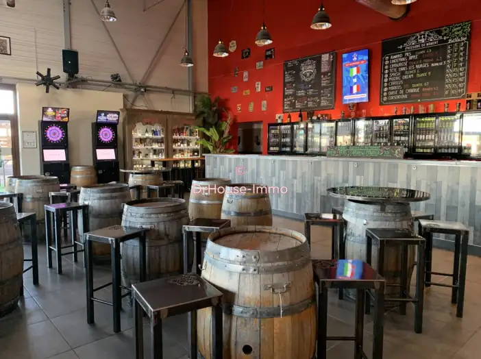 Commerce 3 pièces de 321 m² - Roquebrune-sur-Argens (83520)