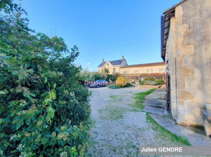 Maison de 280m² - 10 pièces