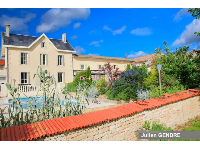 Maison de 280m² - 10 pièces