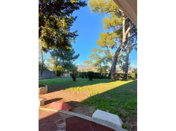 Image des la section Servies