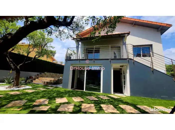 Maison 7 pièces de 164 m² - Cagnes-sur-Mer (06800)