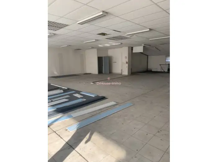Commerce 2 pièces de 380 m² - Angoulême (16000)