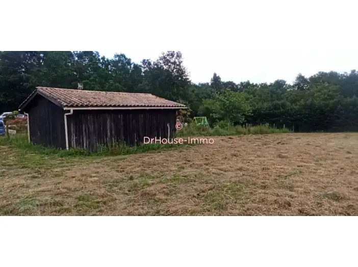 Terrain de 1 500 m² - Saint-Genès-de-Lombaud (33670)
